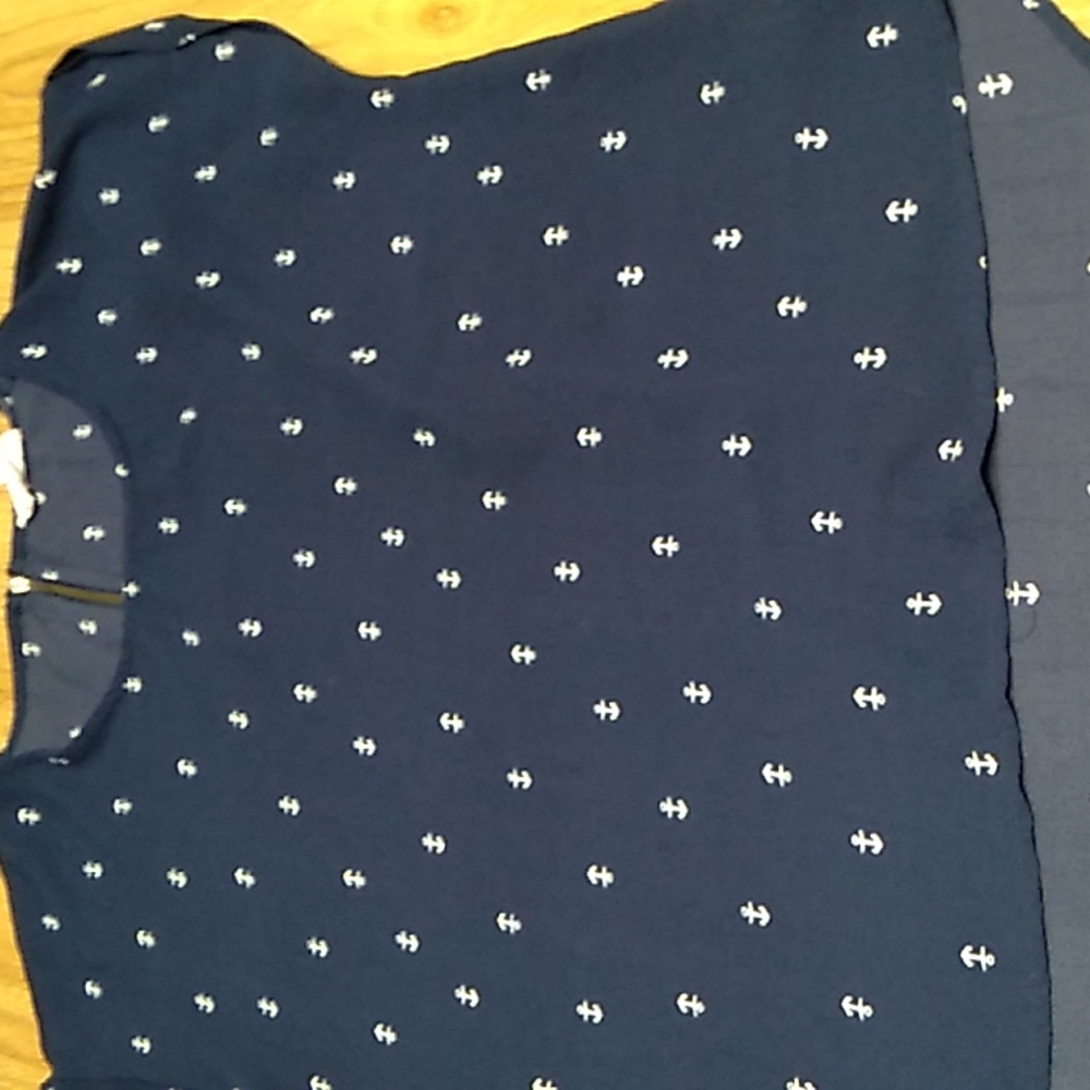 Woman's large top with anchors